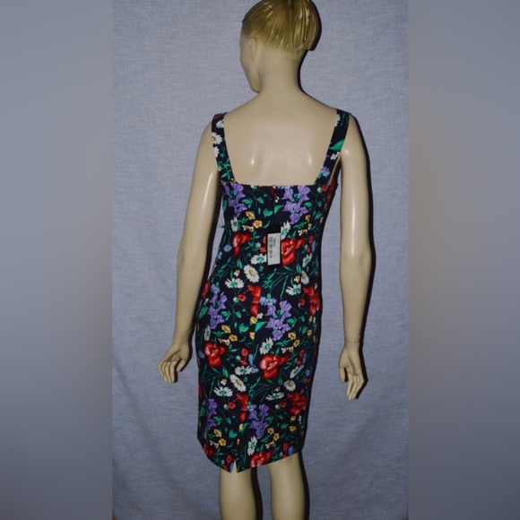 Dolce and Gabbana Floral Print Cotton Summer Dress - Picture 11 of 12